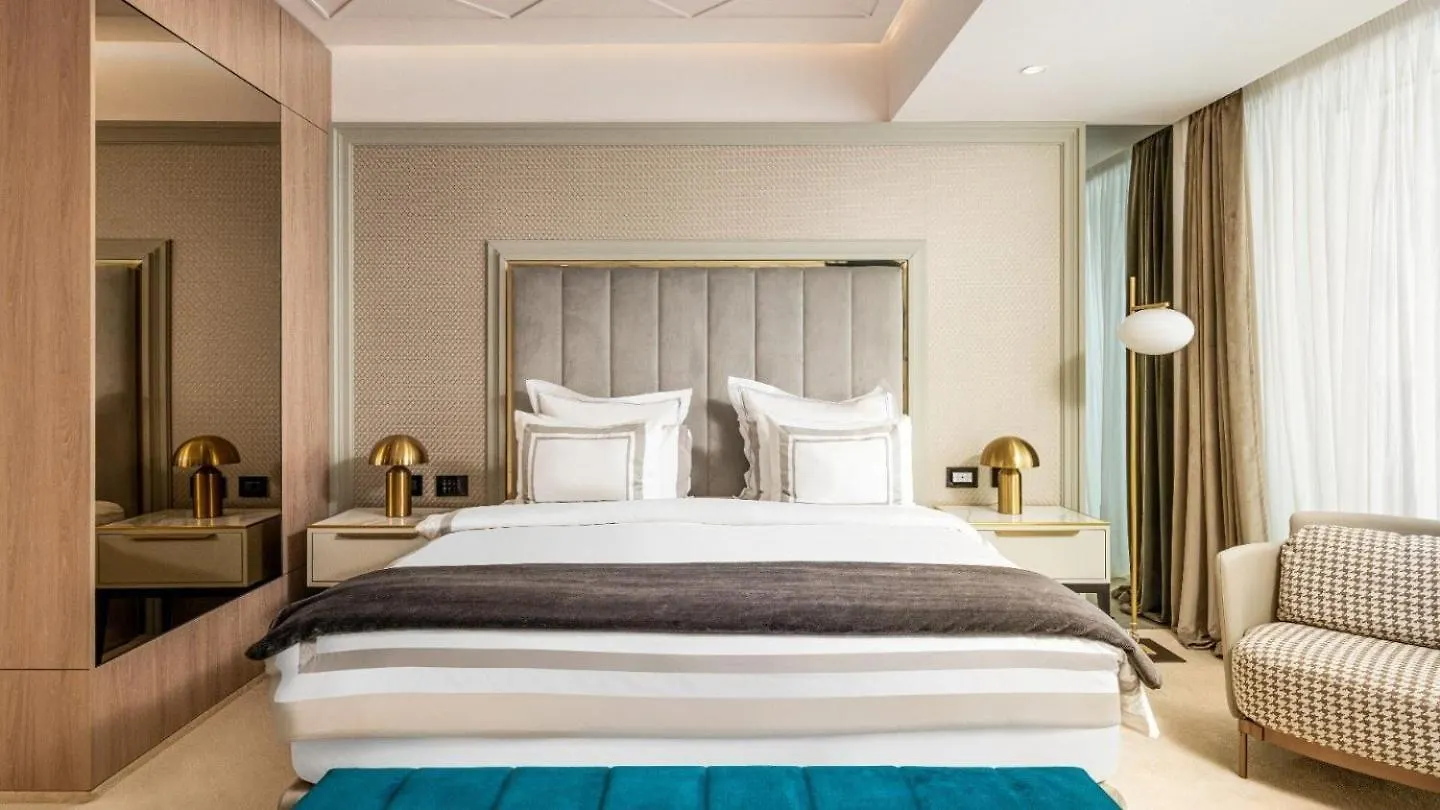 Hotel Plaza Grand Near Igi Airport location